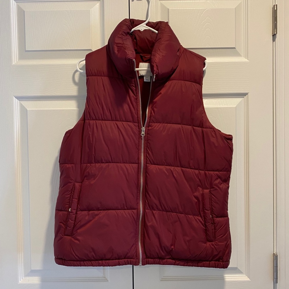 Old Navy Puffer Vest